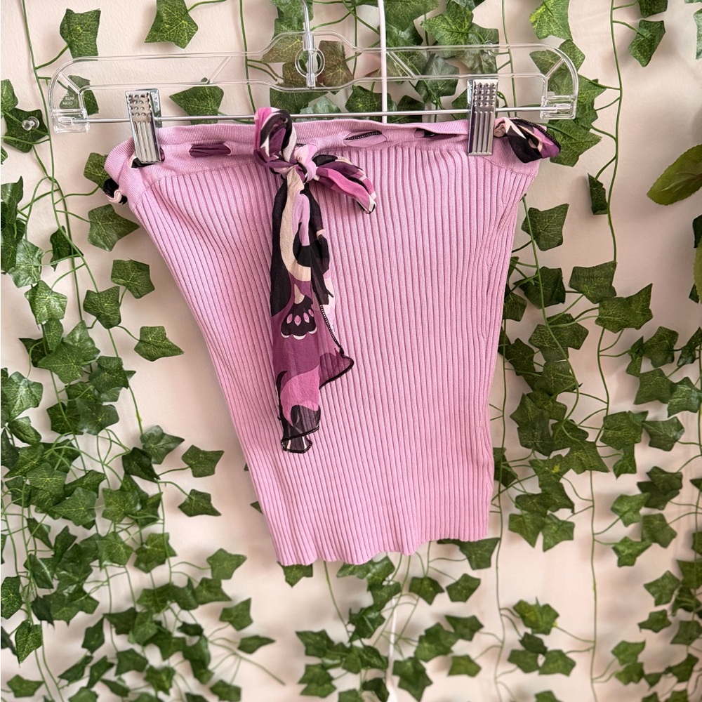 Pink Ribbed Women's Skirt with Floral Accent